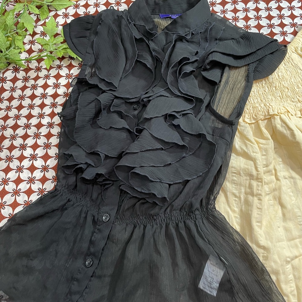 Summer Top Bundle - image 3